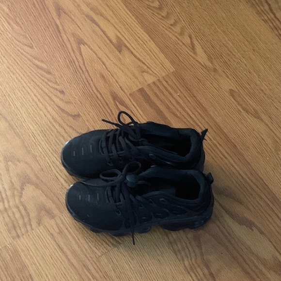 Nikes - Picture 2 of 2